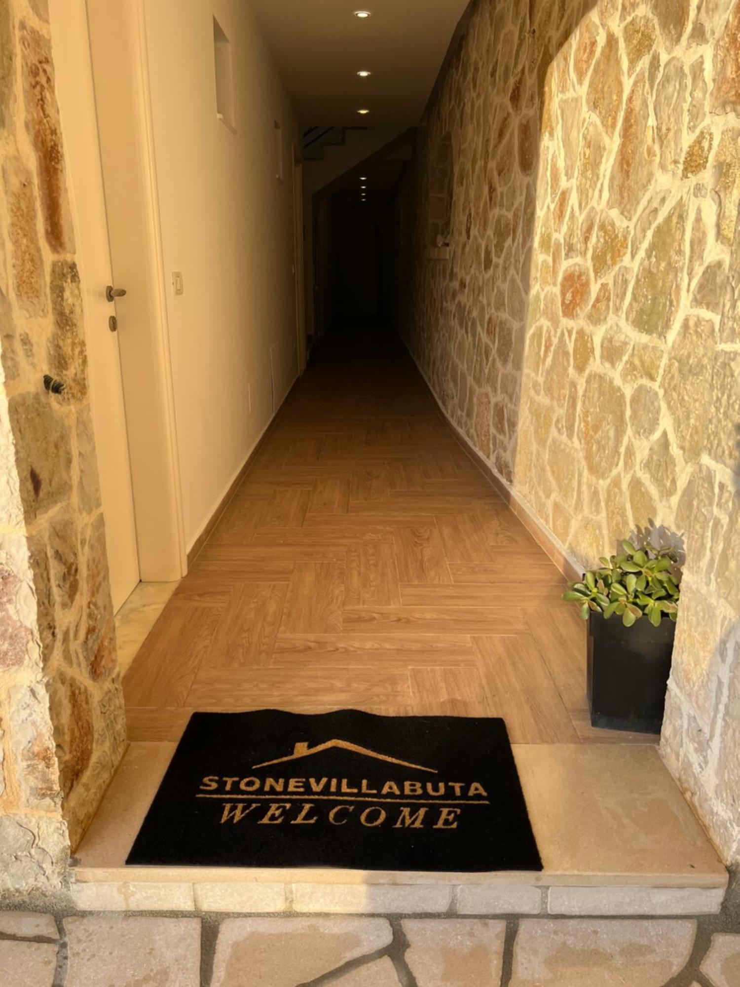 Stonevilla Buta Himare Exterior photo