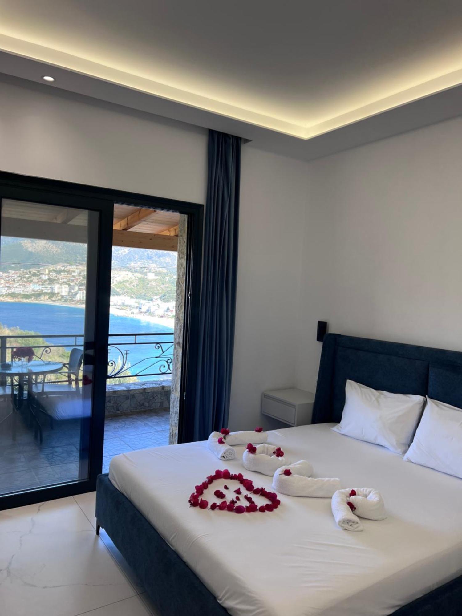 Stonevilla Buta Himare Exterior photo