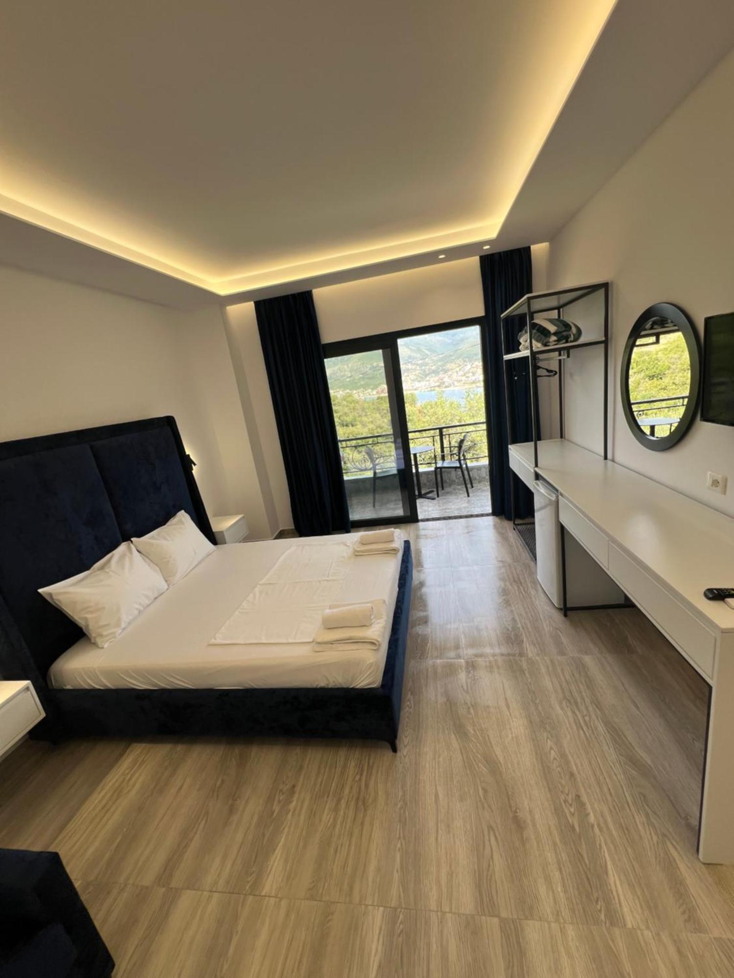 Stonevilla Buta Himare Exterior photo