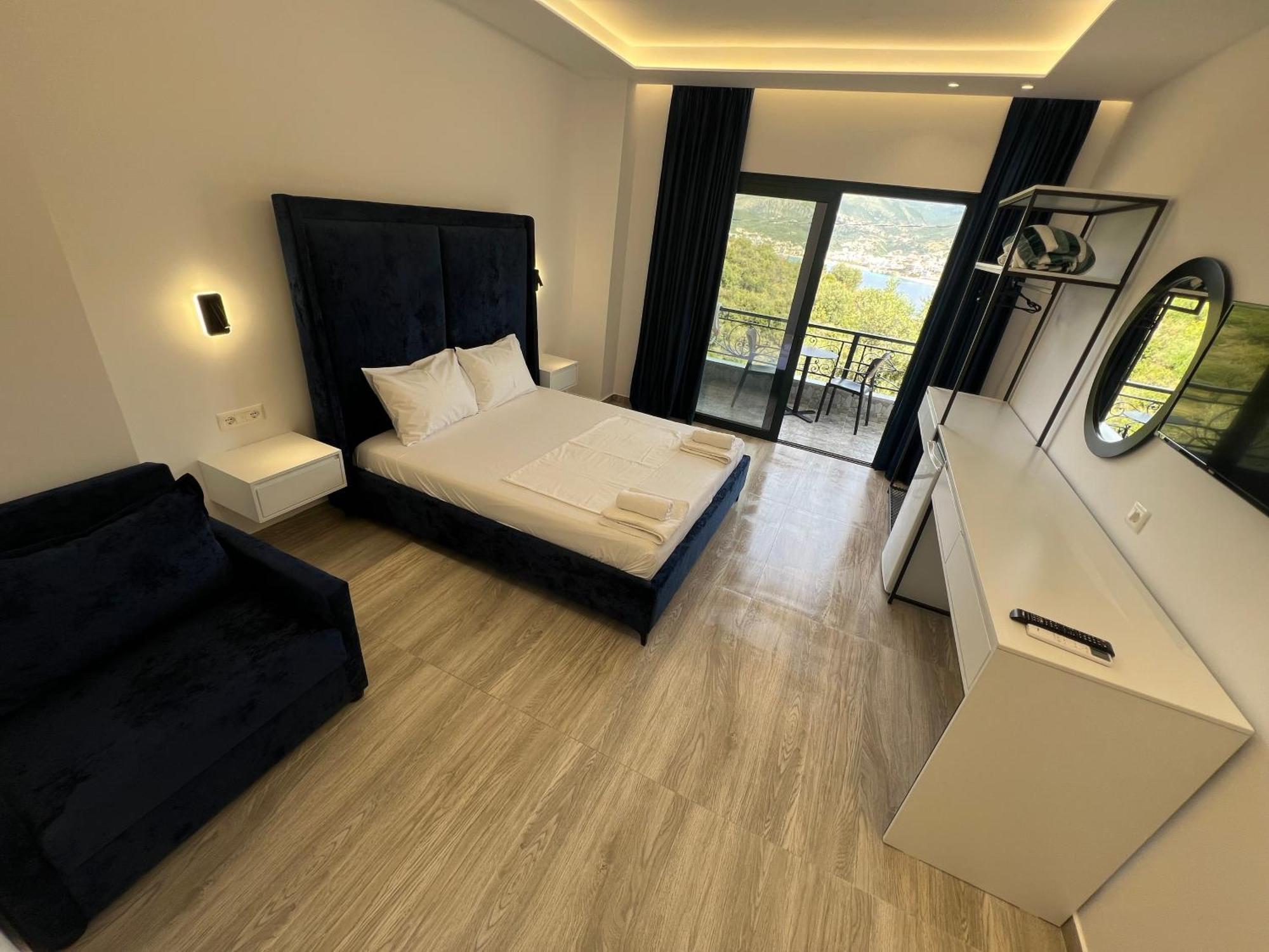 Stonevilla Buta Himare Exterior photo