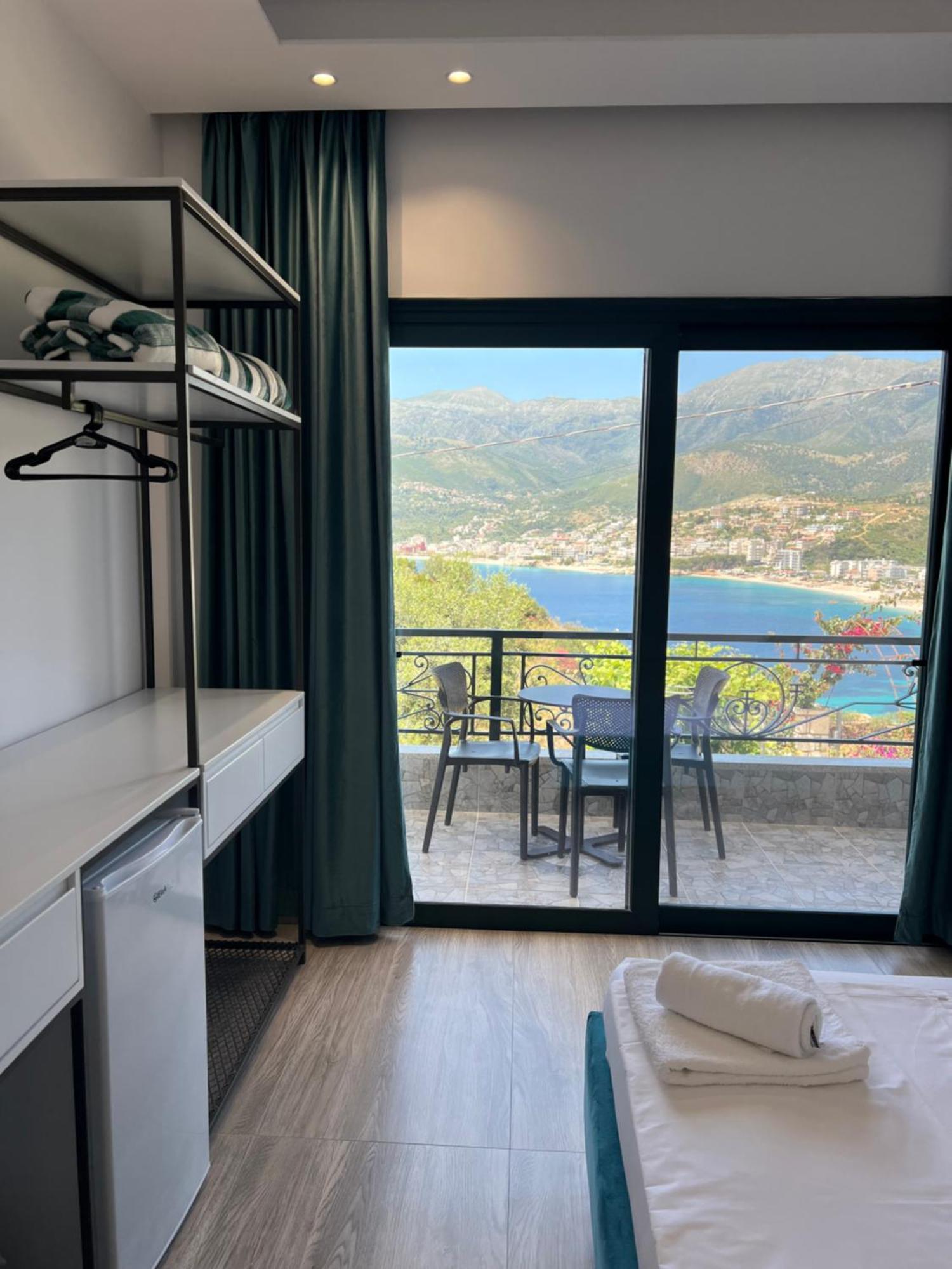 Stonevilla Buta Himare Exterior photo