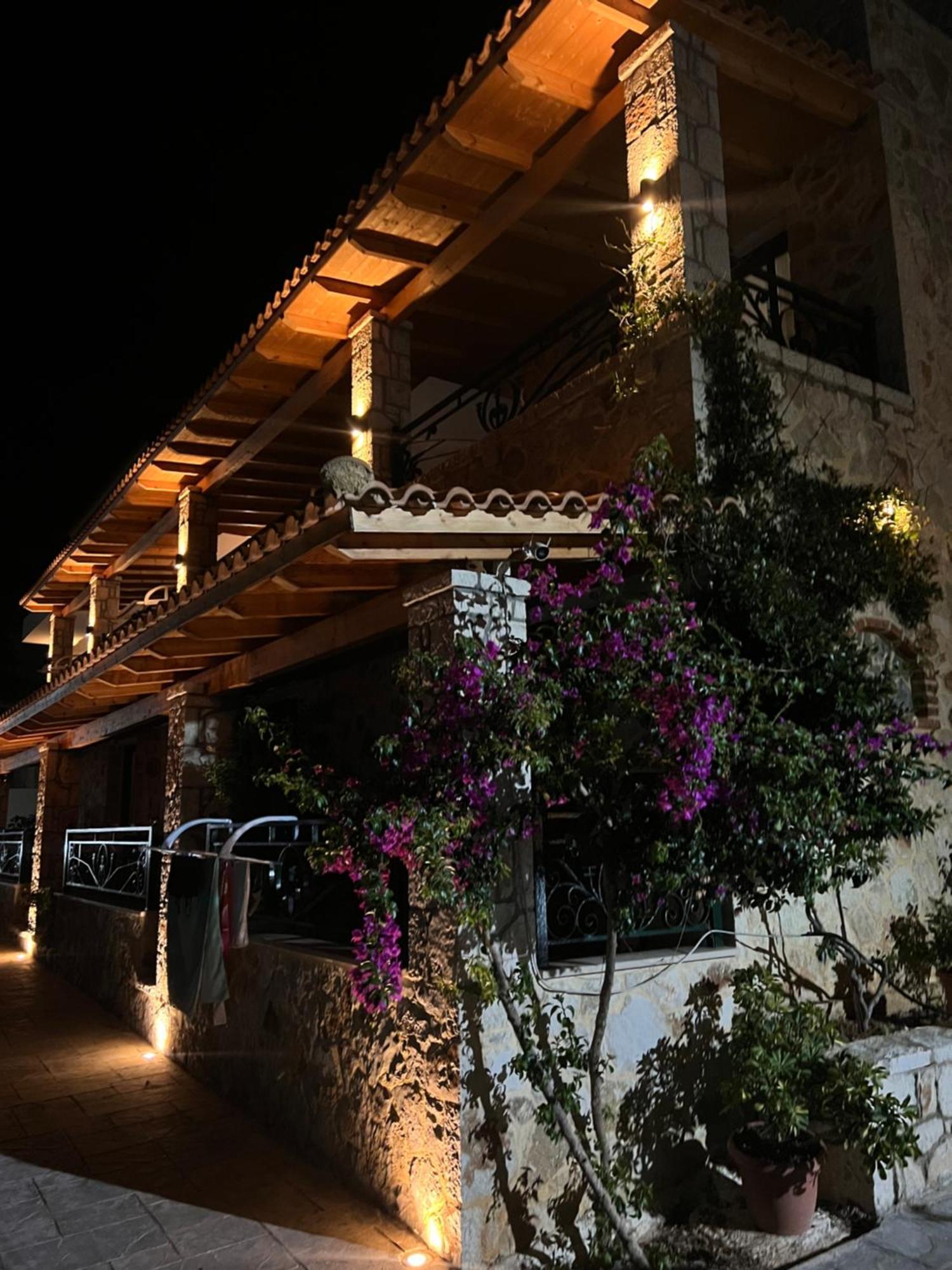 Stonevilla Buta Himare Exterior photo